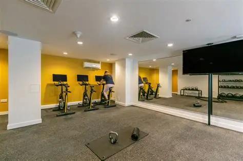 Room Settles Street in Greater London