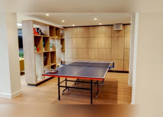 Room Settles Street in Greater London