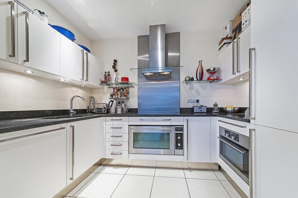 Flat Alpha Close in City of Westminster
