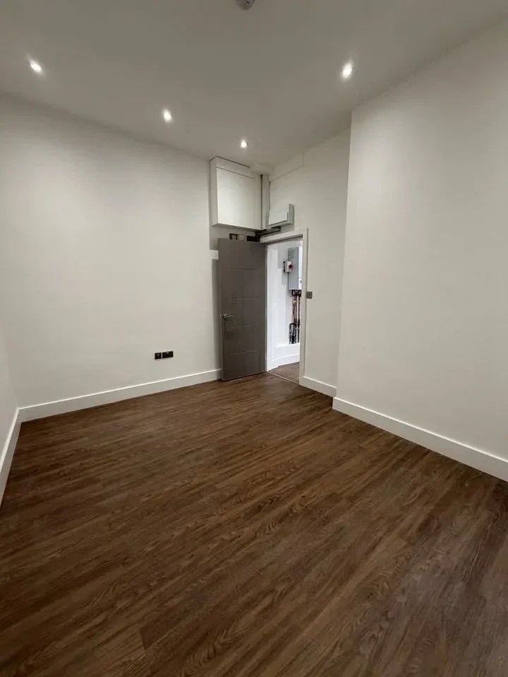 Flat Lea Bridge Road in Greater London