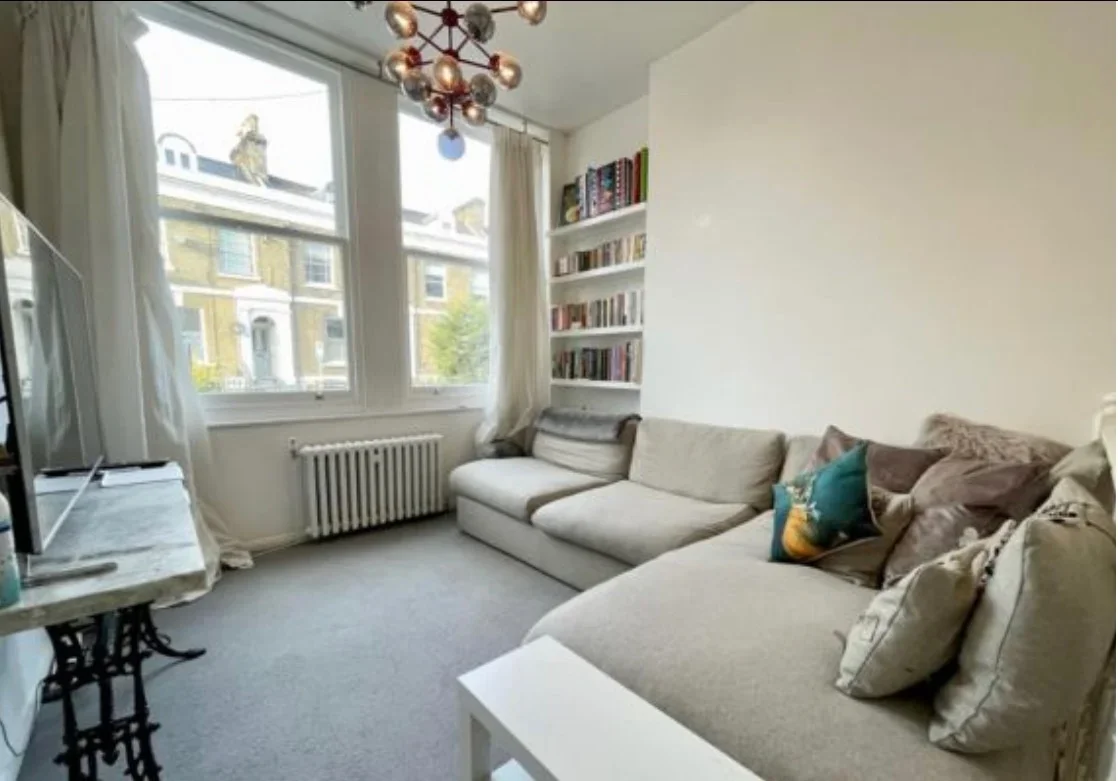 Flat Flaxman Road in Greater London