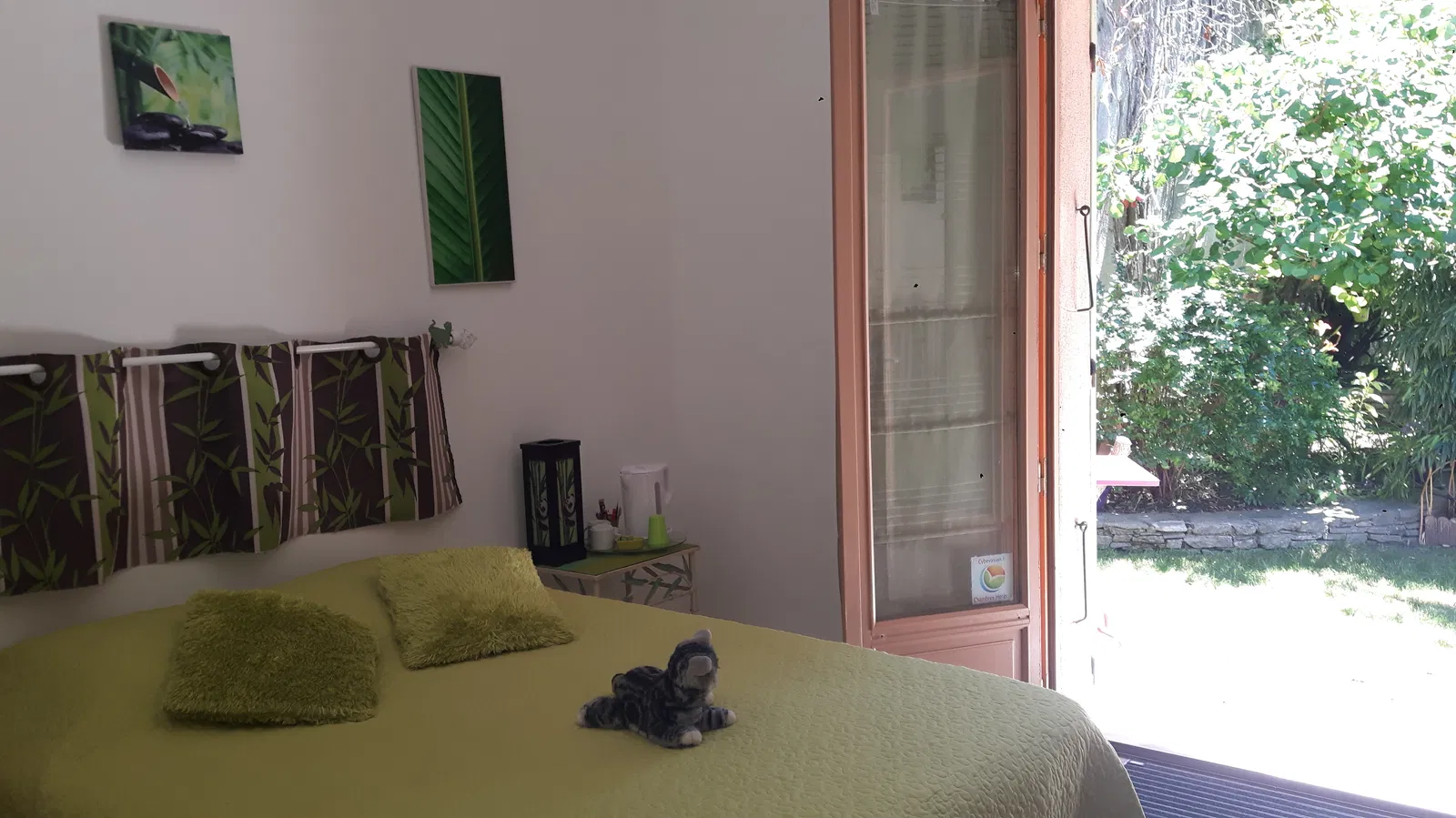 Chambre Rue Haute Bourgade à Donzère