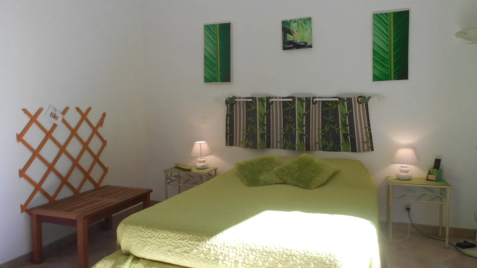 Chambre Rue Haute Bourgade à Donzère