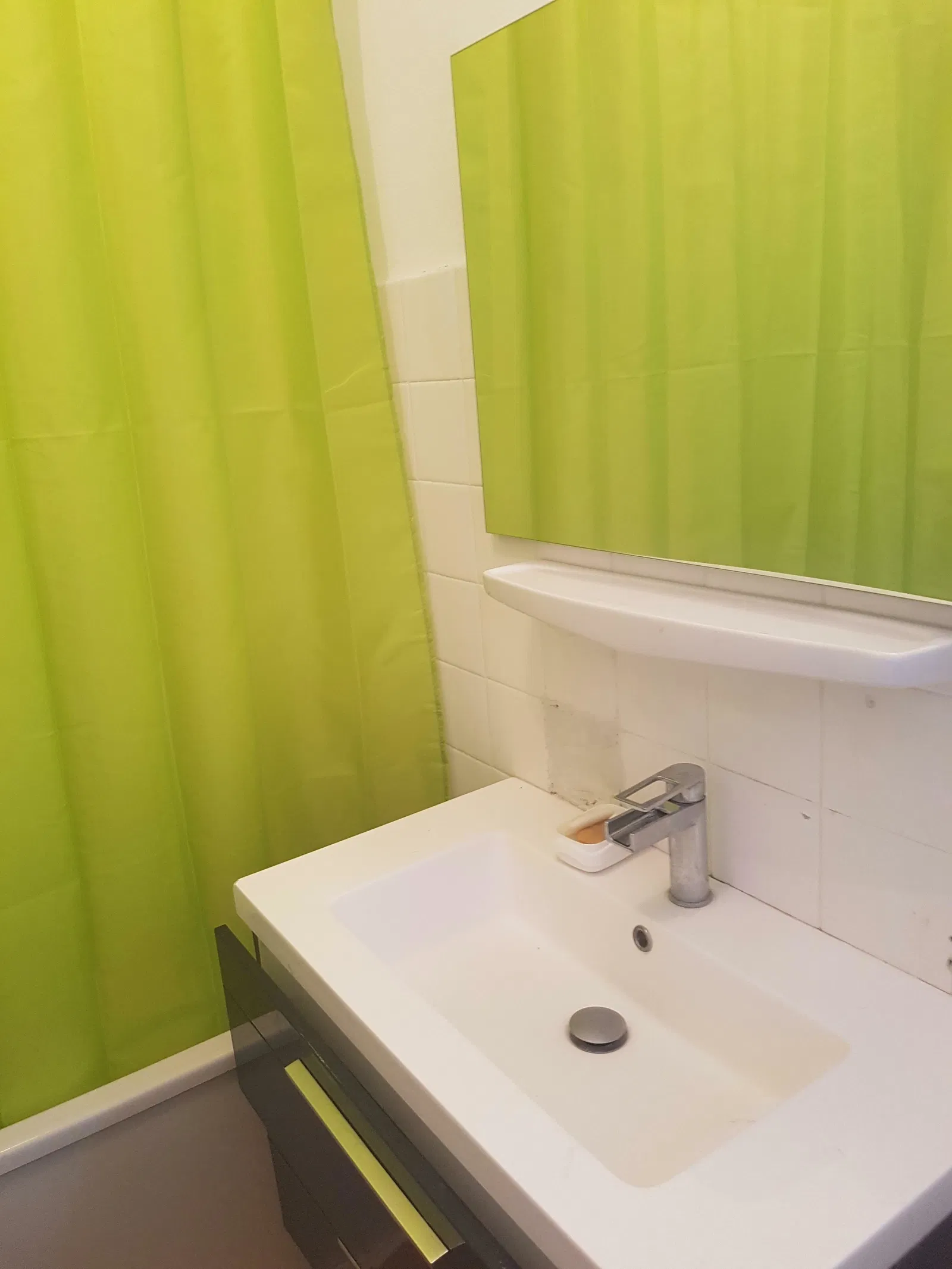 Room Avenue de Bel-Air in Villeurbanne