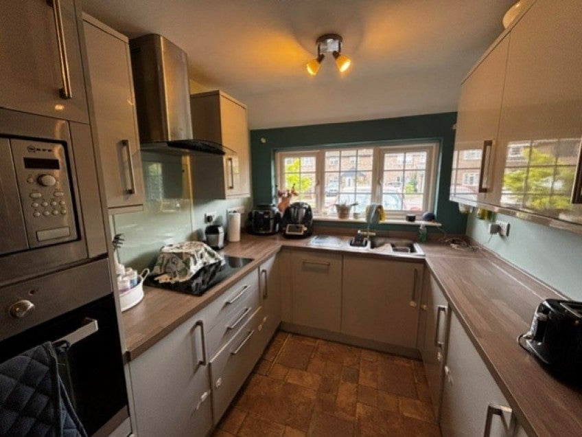 House Mayfield Close in West Oxfordshire