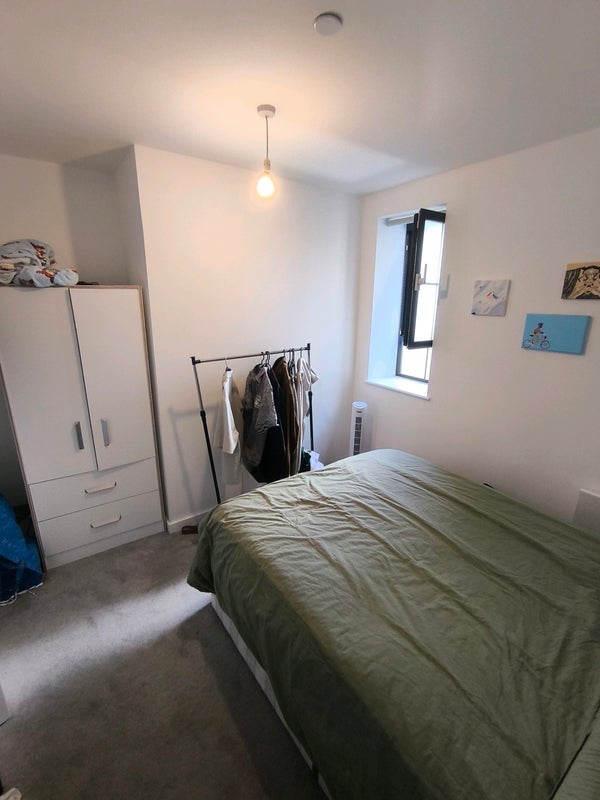 Flat Caroline Street in Greater London