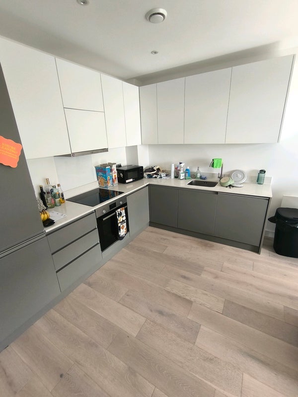 Flat Caroline Street in Greater London