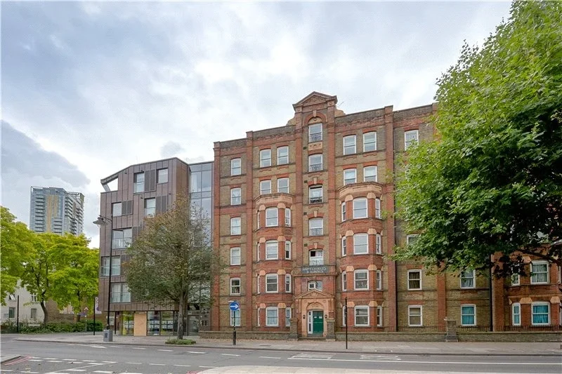 Flat St George's Road in Greater London