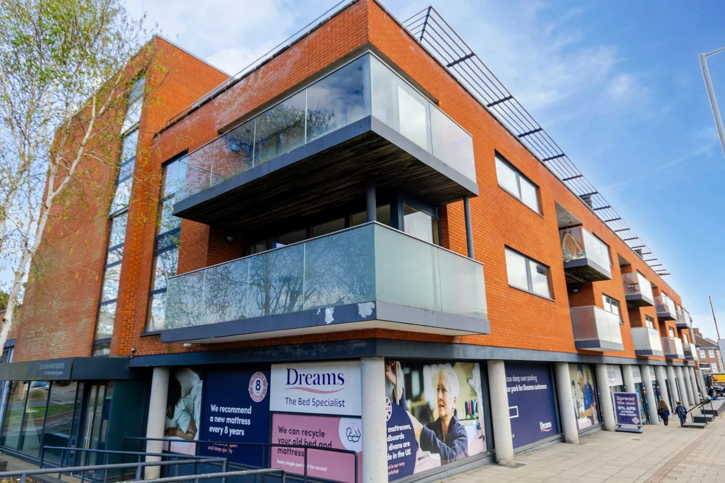 Flat Westholme Gardens in Greater London