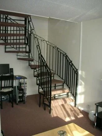 House Hindhead Close in Greater London