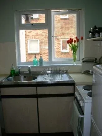 House Hindhead Close in Greater London