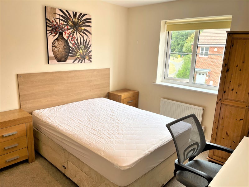 Room Barnaby Road in Rugby