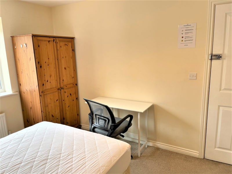 Room Barnaby Road in Rugby