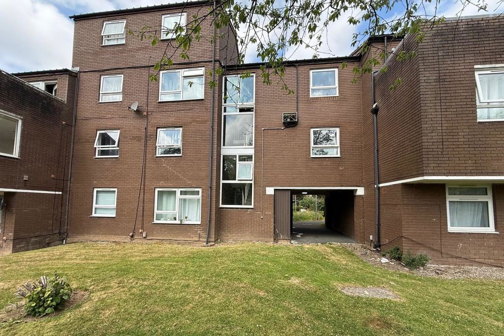 Flat Randlay Avenue in Telford