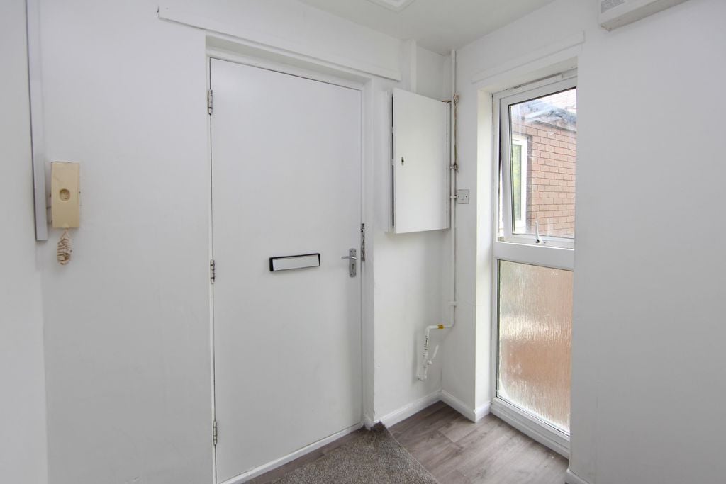 Flat Randlay Avenue in Telford