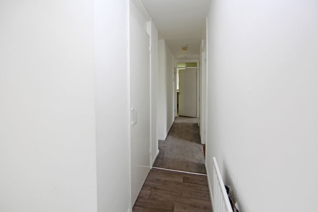 Flat Randlay Avenue in Telford