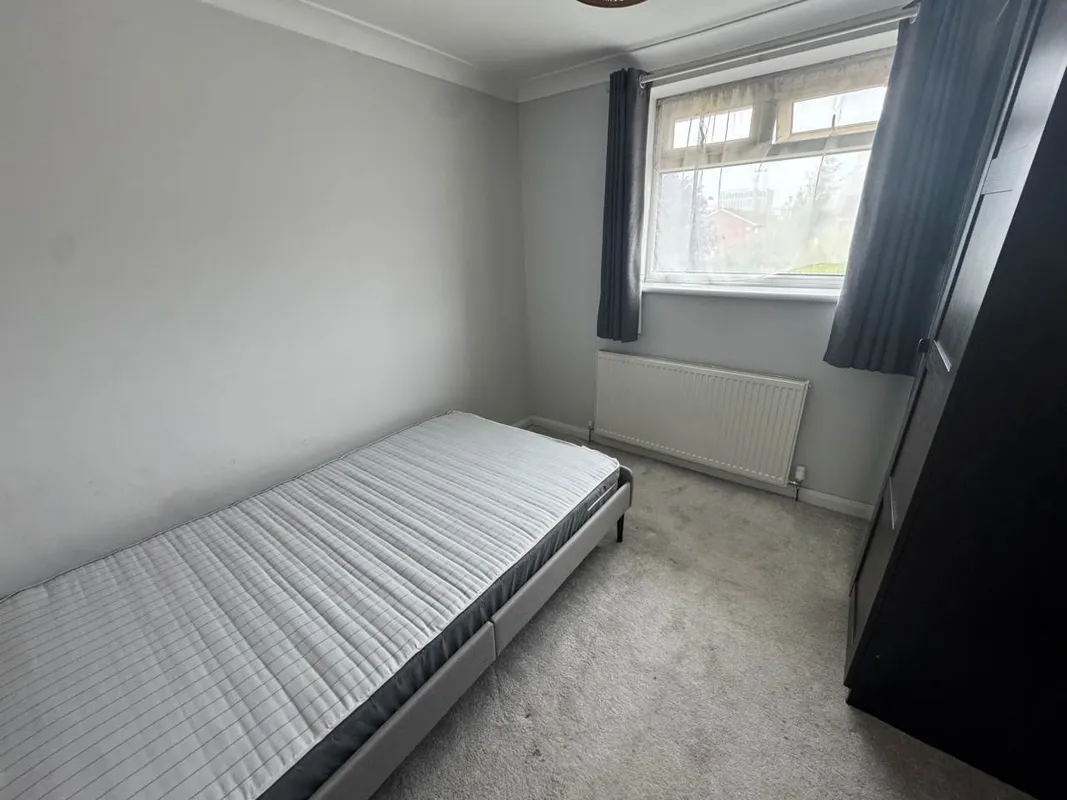 Room Craiglee Drive in Cardiff County