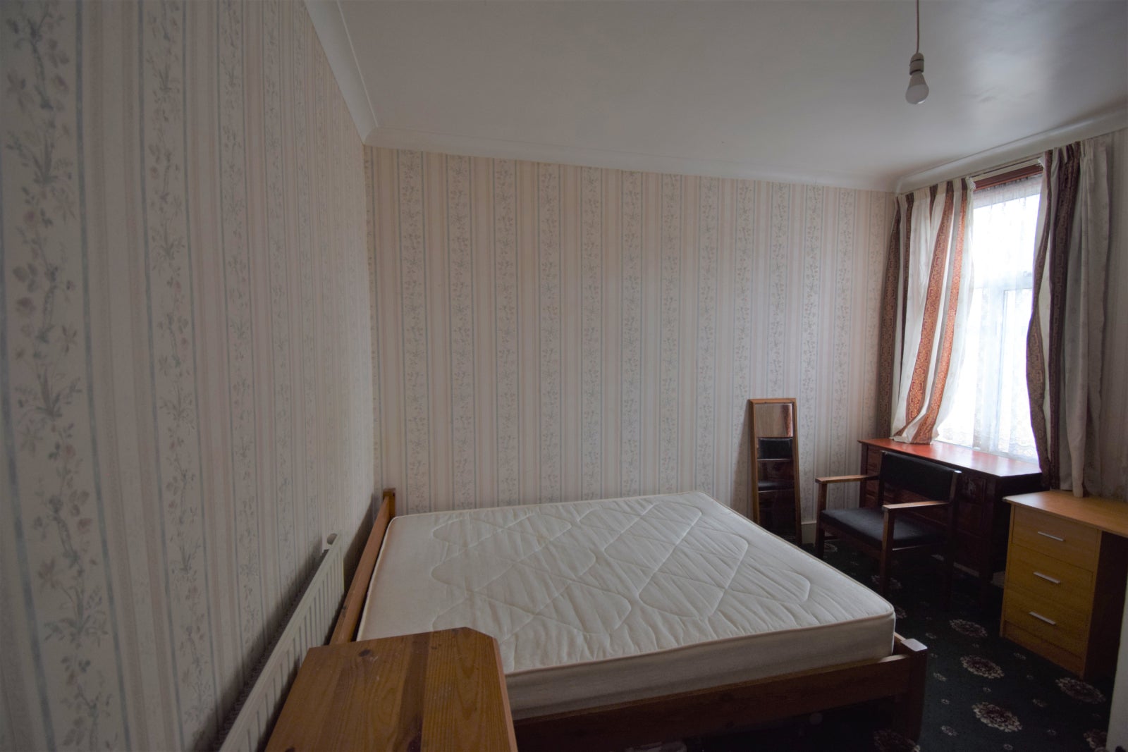 Flat First Avenue in Greater London