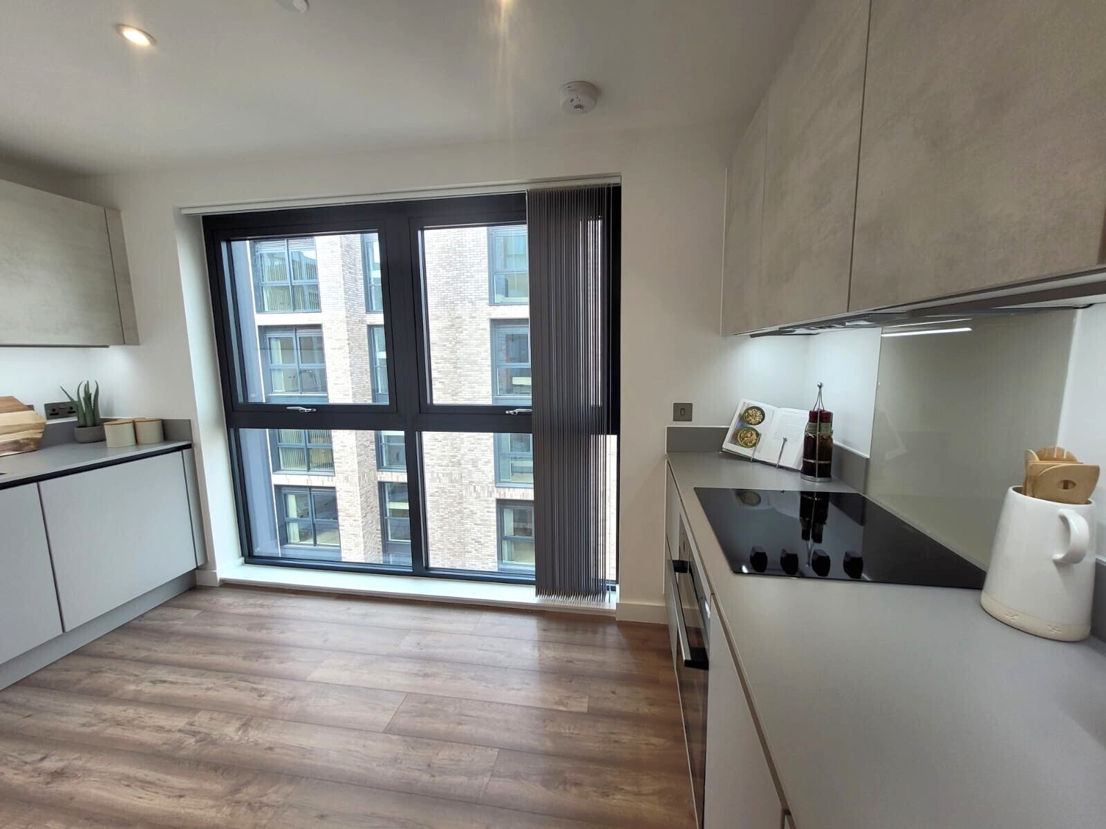 Flat Herschel Street in Slough