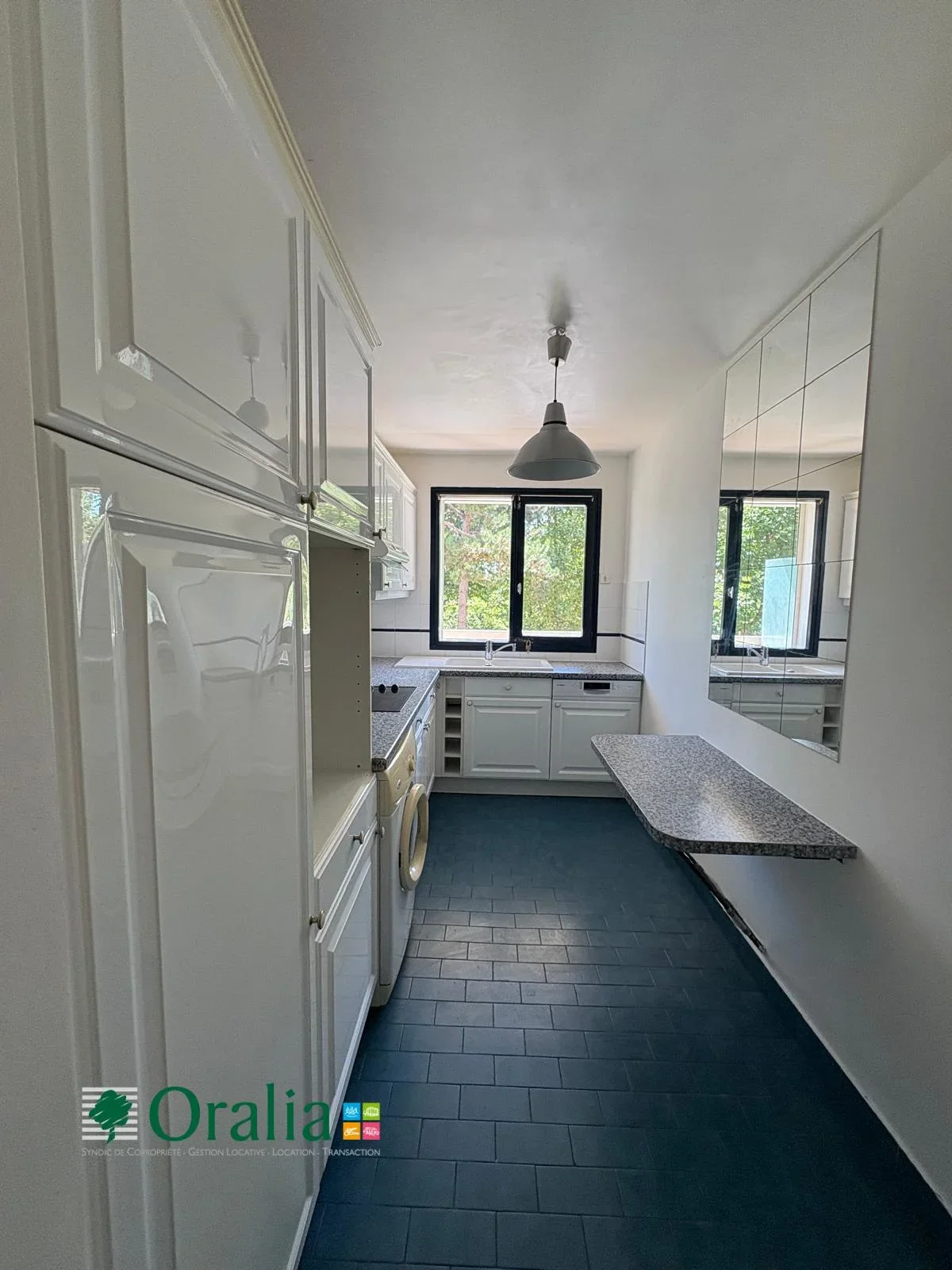 Flat Rue du Val d'Or in Saint-Cloud