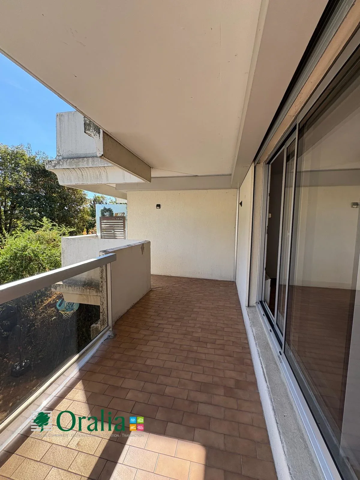 Flat Rue du Val d'Or in Saint-Cloud