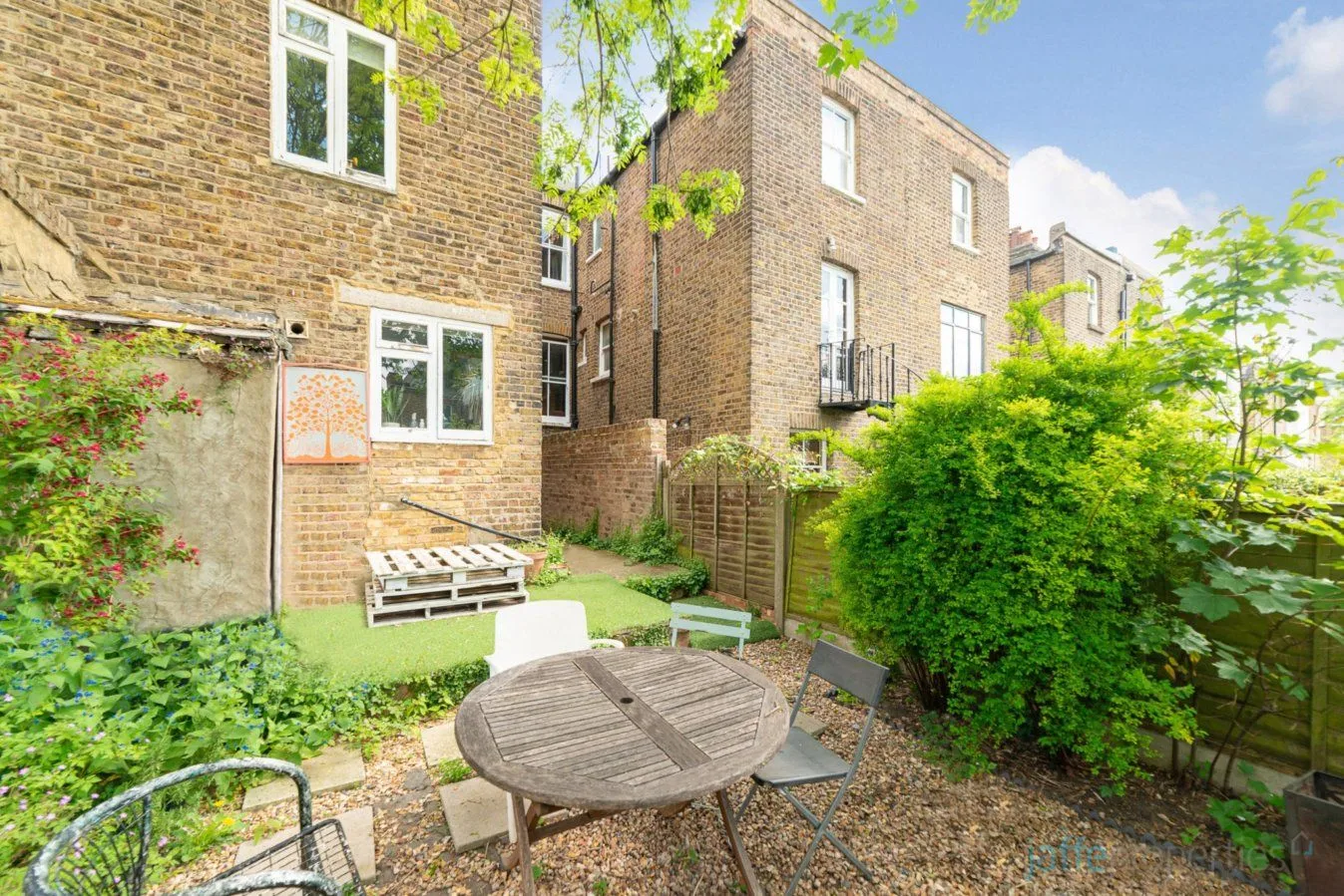 Flat Gladys Road in Greater London