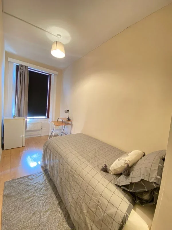 Room Farleigh Road in Greater London