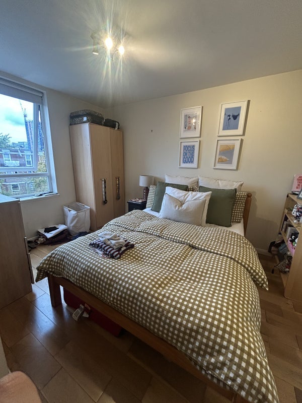 Room Maysoule Road in Greater London