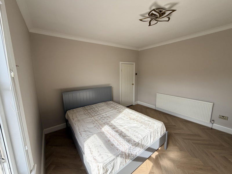 Room Clements Road in Greater London