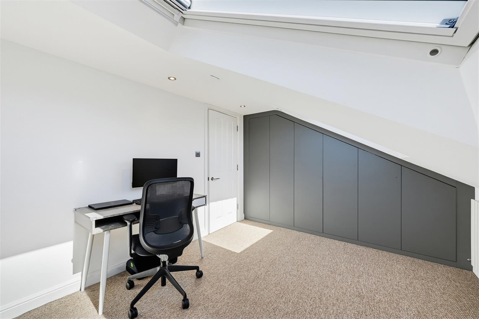 Flat Hartfield Crescent in Greater London