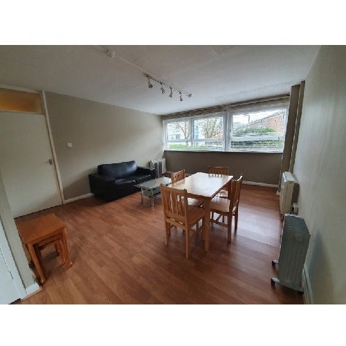 Flat Little Dimocks in Greater London
