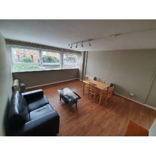 Flat Little Dimocks in Greater London