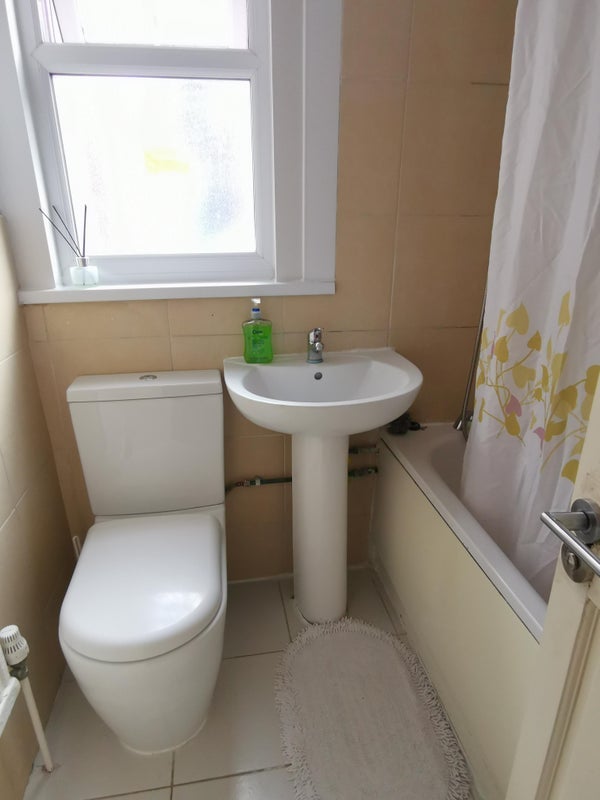 Room Rutland Gardens in Greater London