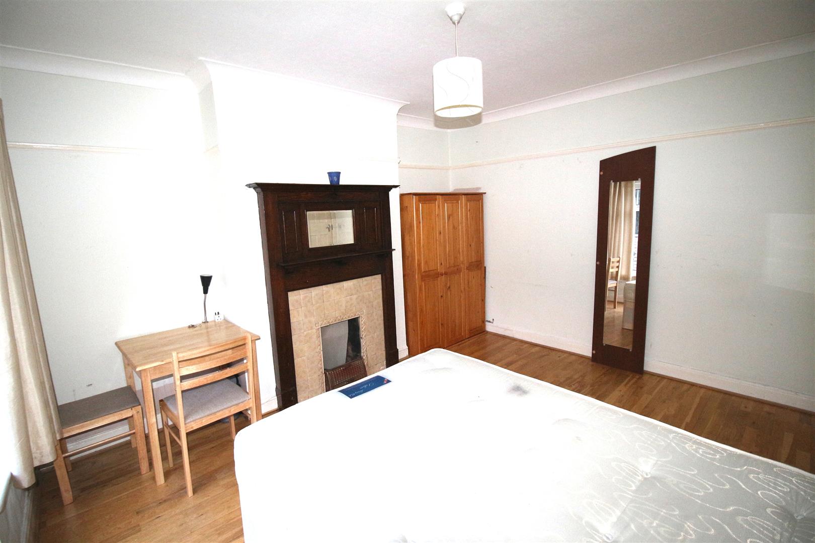Room Alicia Avenue in Greater London