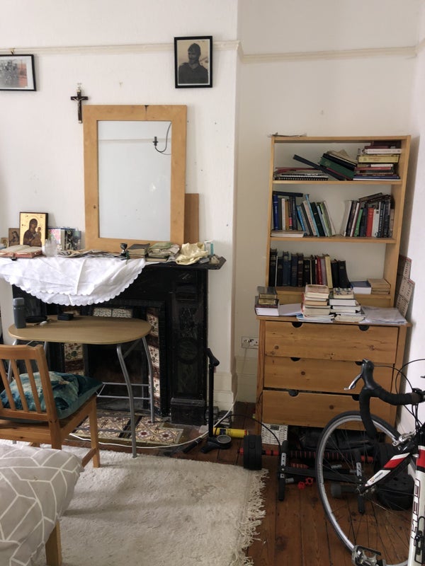 Room Ferme Park Road in Greater London