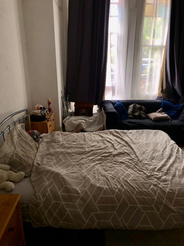 Room Ferme Park Road in Greater London