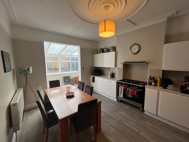 Room Rowfant Road in Greater London