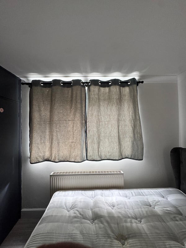Room Upton Park in Slough