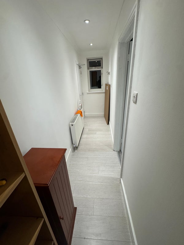 Room Upton Park in Slough