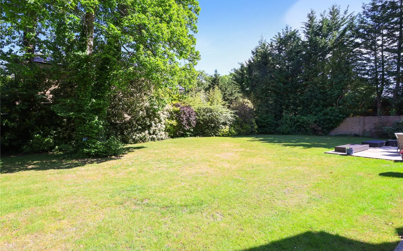 House Godolphin Road in Elmbridge