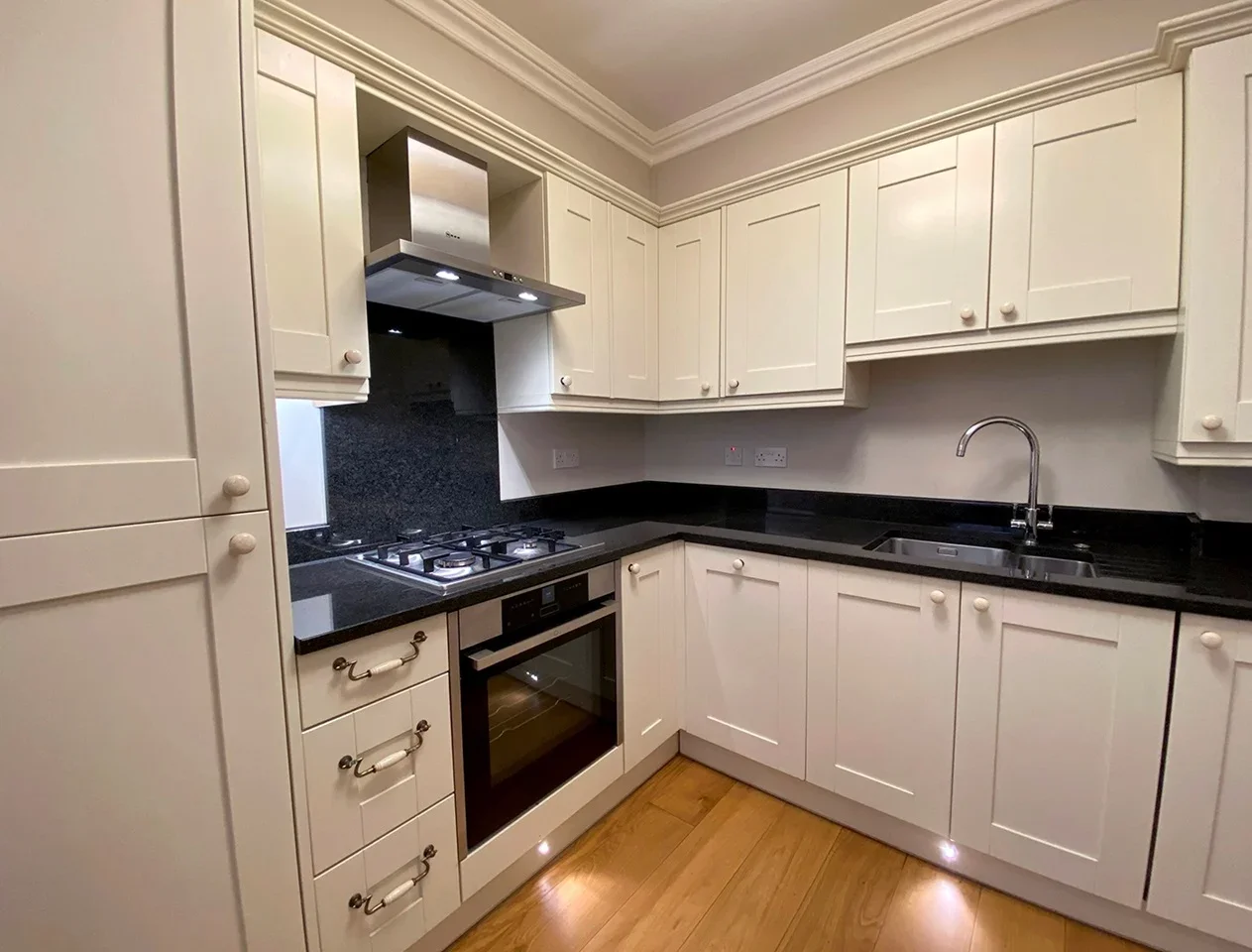 House Worple Way in Greater London
