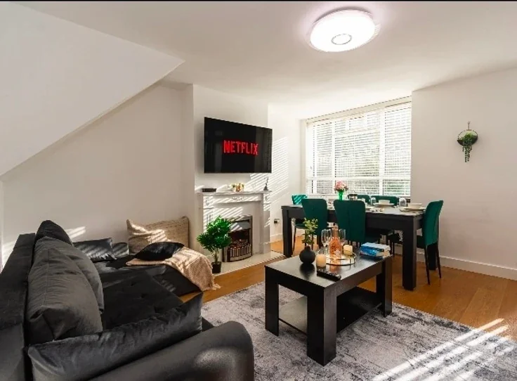 Flat Ricardo Street in Greater London