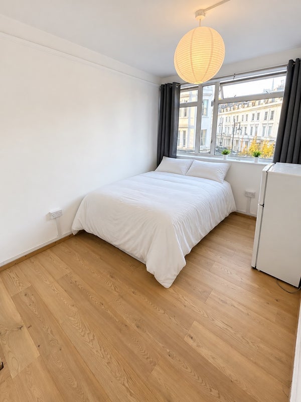 Room Lupus Street in City of Westminster