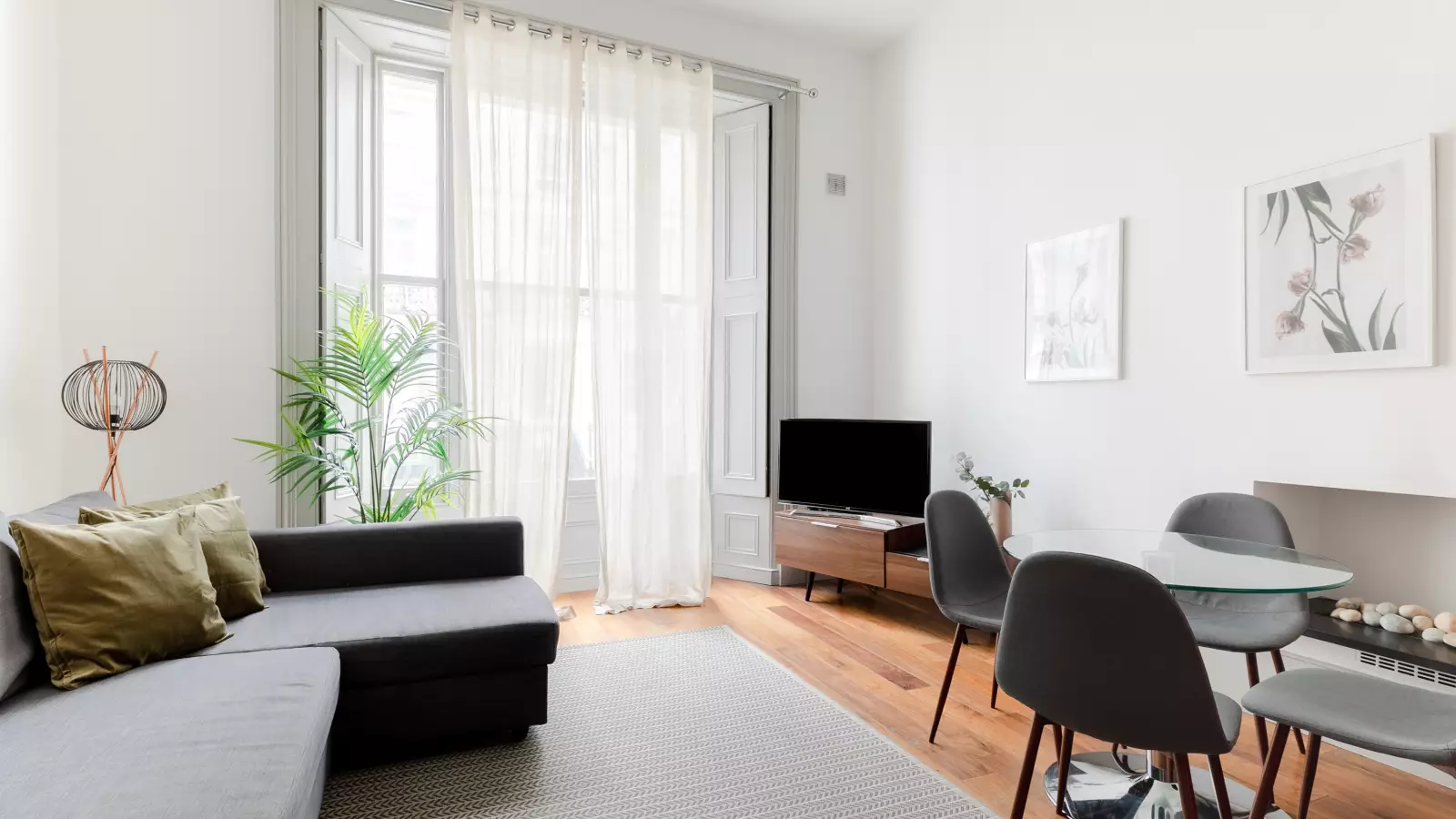 Flat Courtfield Gardens in Greater London