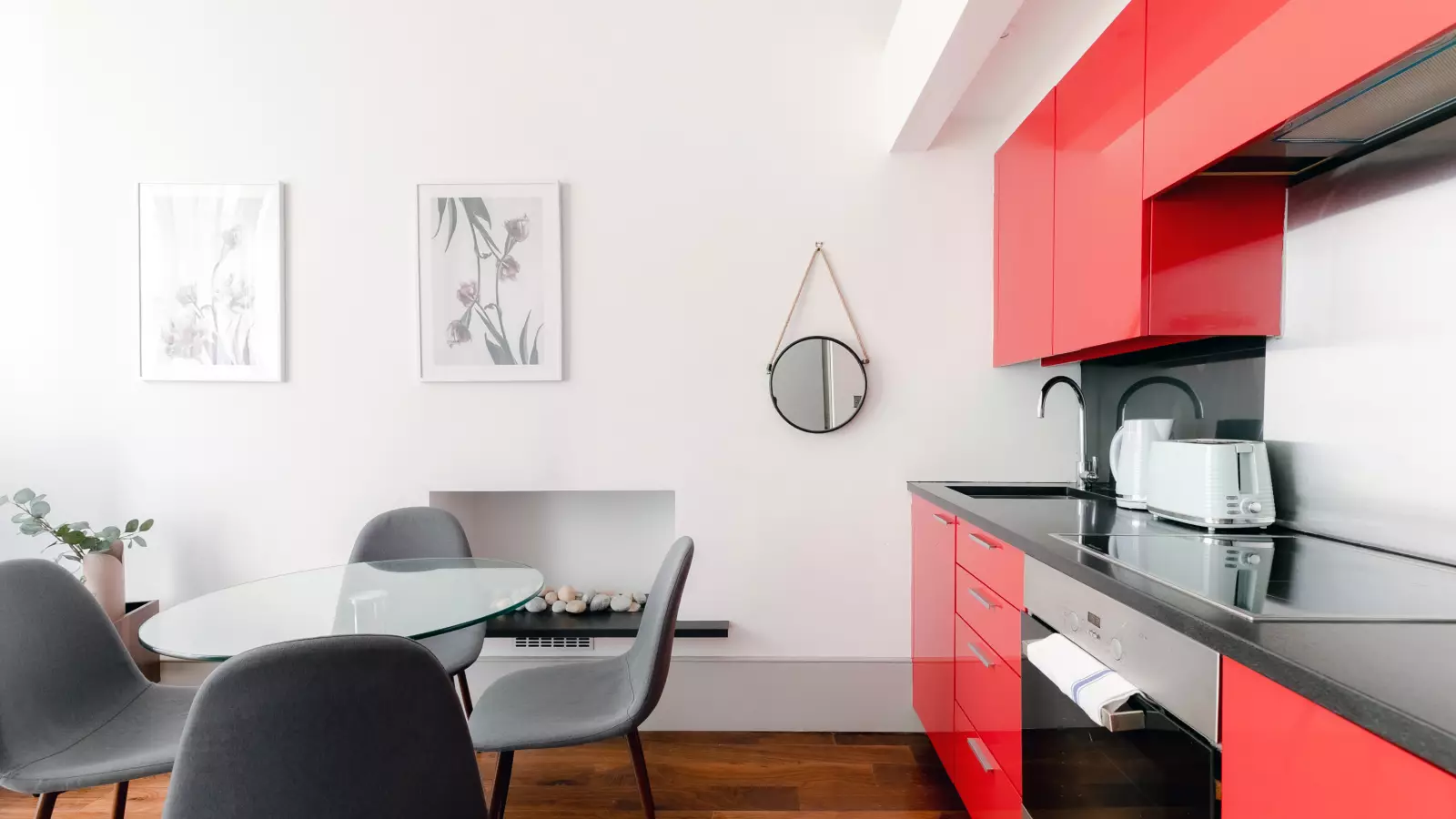 Flat Courtfield Gardens in Greater London