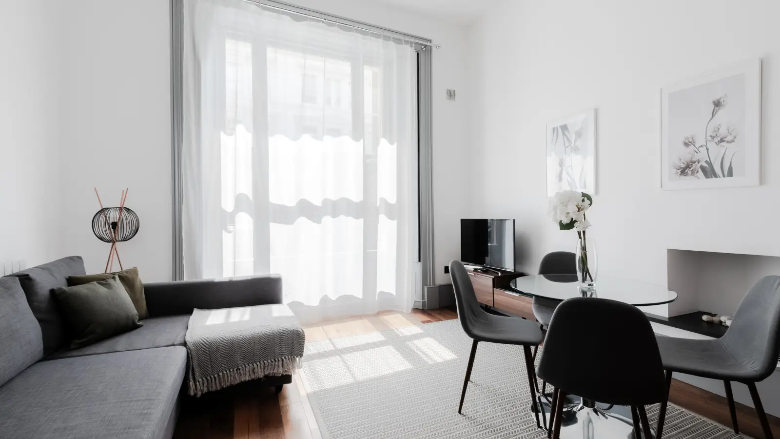 Flat Courtfield Gardens in Greater London
