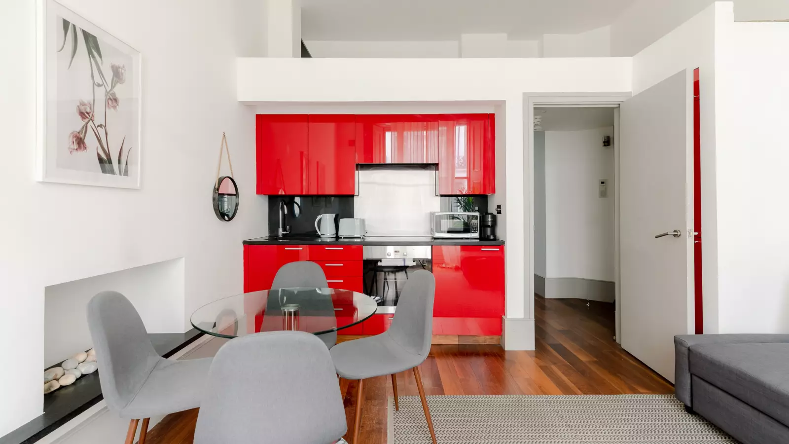 Flat Courtfield Gardens in Greater London