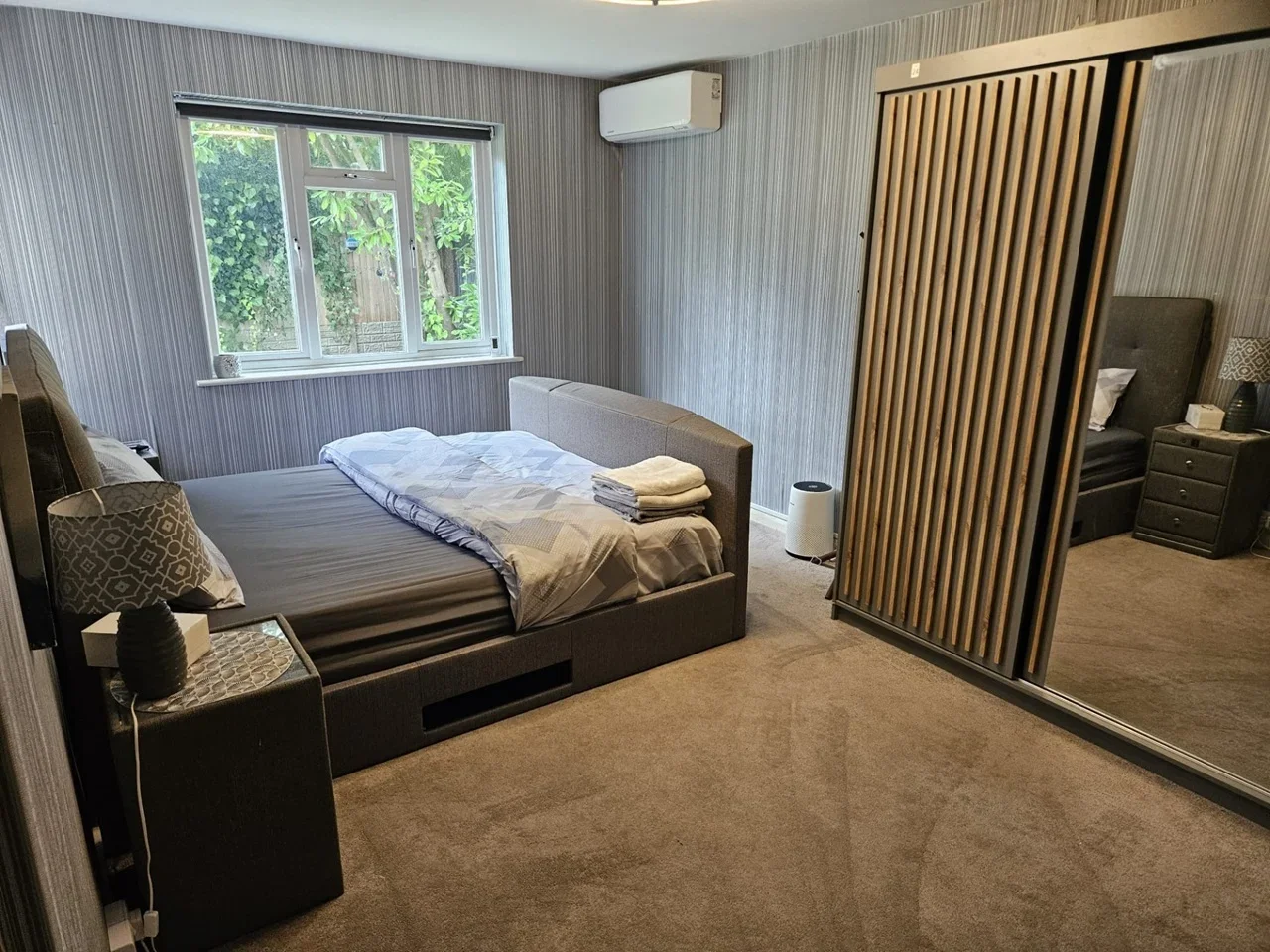 House Belmont Rise in Greater London