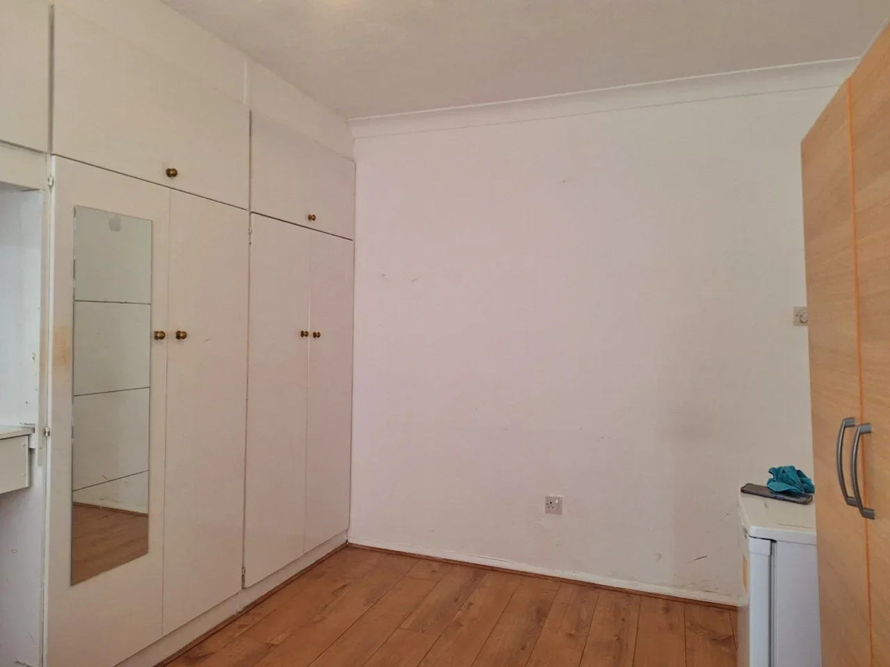 Room Mayville Road in Greater London