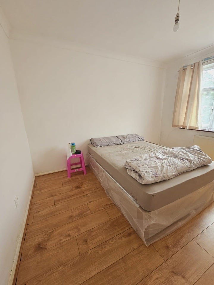 Room Mayville Road in Greater London